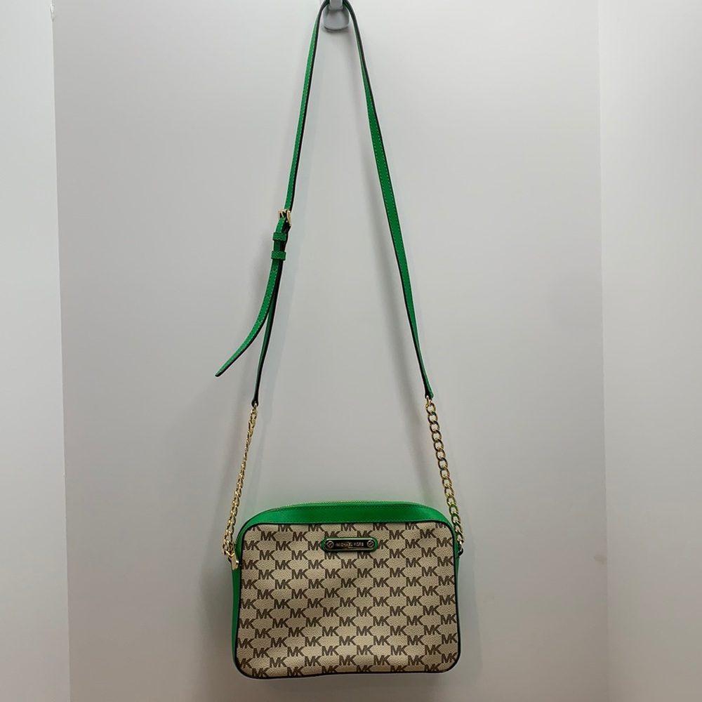 Michael Kors jet set Lg crossbody Nat/Palm color